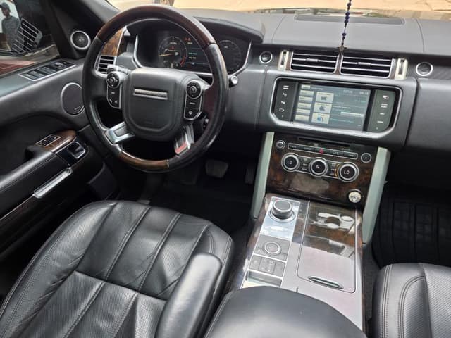 Land Rover Range Rover Vogue Supercharged 2014 (modifié 2022) - V8 Essence - Gombe Land Rover in Kinshasa 2014 V8 Supercha...