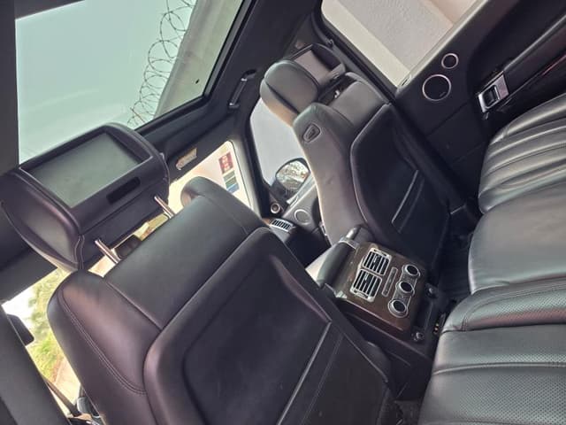 Land Rover Range Rover Vogue Supercharged 2014 (modifié 2022) - V8 Essence - Gombe Land Rover in Kinshasa 2014 V8 Supercha...