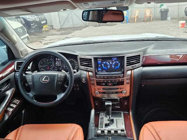 Lexus LX 570 2014 - V8 Essence Full Option - Gombe Lexus in Kinshasa 2014 V8 mediacongo LX 570 Essence https://www.mediaco...