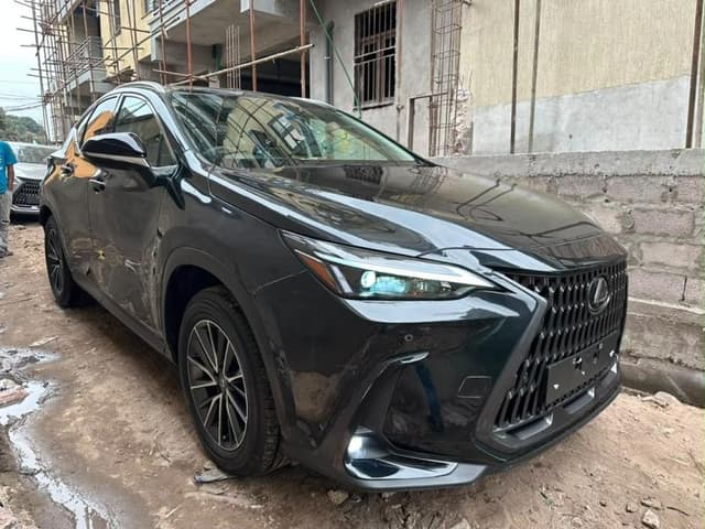Lexus NX 350h 2024 - Hybride Automatique Volant Droit - Limete Lexus in Kinshasa NX 350h 2024 Hybride Automatique mediacon...