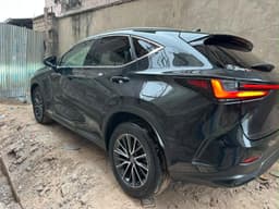 Vignette de Lexus NX 350h 2024 - Hybride Automatique Volant Droit - Limete 6