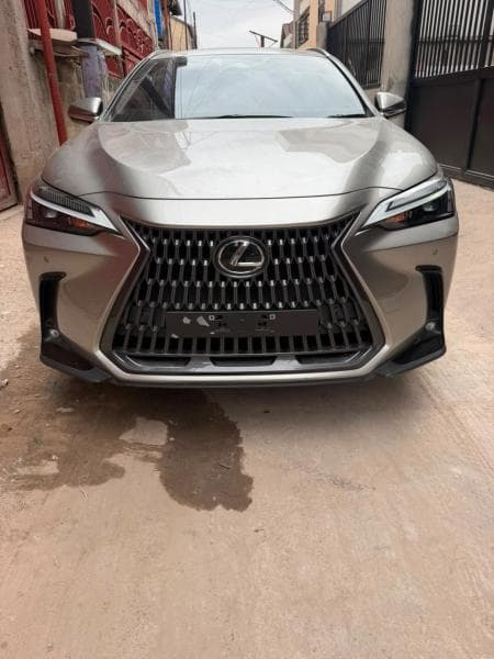 Lexus NX 350h 2025 - Hybride Automatique - Limete Lexus à Kinshasa NX 350h 2025 Hybride Automatique mediacongo https://www...