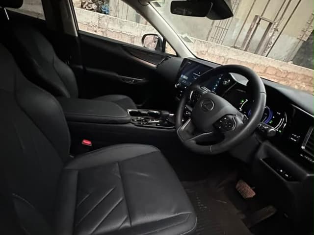 Lexus NX 450h+ 2024 - Hybride Rechargeable Full Options - Limete Lexus in Kinshasa NX 450h+ 2024 Hybride Automatique media...