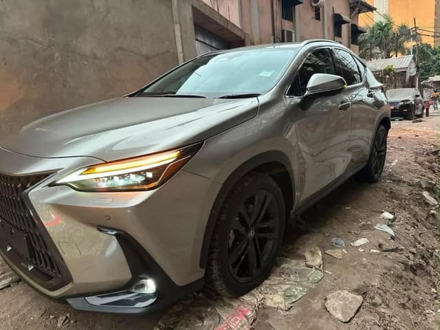 Lexus NX 450h+ 2024 - Hybride Rechargeable Full Options - Limete Lexus in Kinshasa NX 450h+ 2024 Hybride Automatique media...