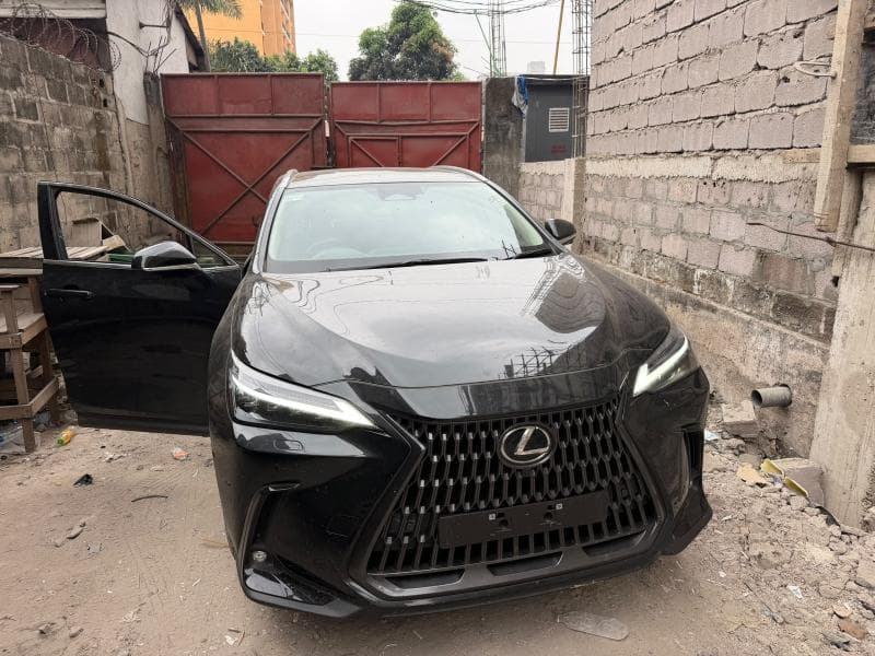 Lexus NX 450h+ 2025 - Hybride Rechargeable Caméra 360 - Limete Lexus à Kinshasa NX 450h+ 2025 Hybride Automatique mediacon...