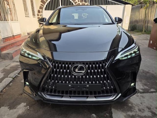 Lexus NX 450h+ 2025 - Hybride Rechargeable Caméra 360 - Limete Lexus in Kinshasa 2025 mediacongo NX 450h+ Hybride https://...