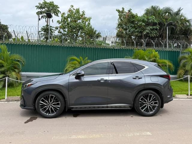 Lexus NX450h 2025 - Hybride Automatique Toit Panoramique - Limete Lexus in Kinshasa 2025 mediacongo NX450h Hybride https:/...
