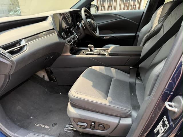 Lexus RX 450h+ 2025 - Hybride Rechargeable Sans Plaque - Limete Lexus in Kinshasa RX 450h+ 2025 Hybride Automatique mediac...