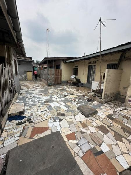Parcelle 15x25m à vendre - Lingwala, Kinshasa in Kinshasa mediacongo 15x25m https://www.mediacongo.net/annonce-mediacongo-...