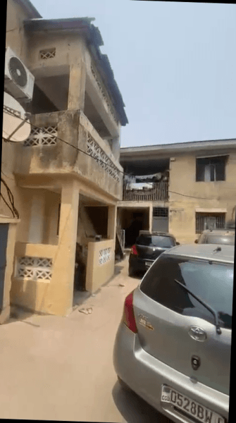 Parcelle 176m² à rénover avec revenus locatifs - Bandal Synkin, Bandalungwa in Kinshasa mediacongo 176m² (8m × 22m) https:...