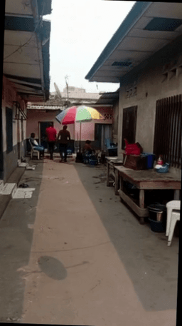 Vignette de Parcelle 500 m² avec bâtiments à rénover - Kasa-Vubu, Kinshasa 1