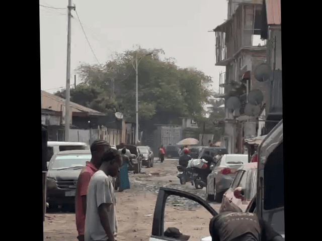 Parcelle 500m² sur grande avenue - Kasa-Vubu, Kinshasa in Kinshasa 500m² (20m x 25m) mediacongo https://www.mediacongo.net...