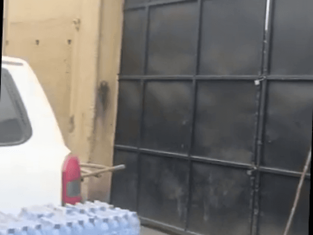 Parcelle 500m² sur grande avenue - Kasa-Vubu, Kinshasa in Kinshasa mediacongo 20x25m (500m²) https://www.mediacongo.net/an...