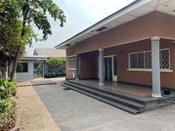 Vignette de Parcelle 625 m² avec maison inachevée proche de la Gombe - Barumbu, Kinshasa 1