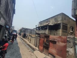 Vignette de Parcelle 625 m² avec maison inachevée proche de la Gombe - Barumbu, Kinshasa 7