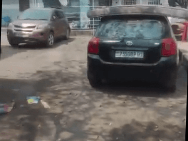Parcelle 750m² sur avenue principale (Réf. OUA) - Kintambo, Kinshasa in Kinshasa mediacongo 750m² (30x25m) https://www.med...