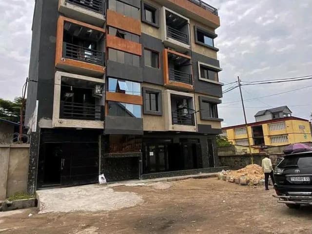 Parcelle avec 5 appartements locatifs (revenu 1 700$/mois) - Pigeon, Ngaliema in Kinshasa 8 5 17x22m mediacongo https://ww...