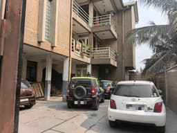 Vignette de Parcelle avec 5 appartements sur 225m² - Barumbu, Kinshasa 7