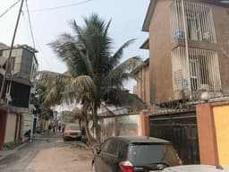 Vignette de Parcelle avec 5 appartements sur 225m² - Barumbu, Kinshasa 5