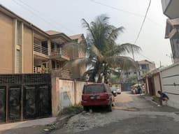 Vignette de Parcelle avec 5 appartements sur 225m² - Barumbu, Kinshasa 4