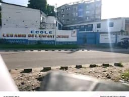 Vignette de Parcelle avec école à vendre sur le Petit Boulevard - Limete, Kinshasa 5