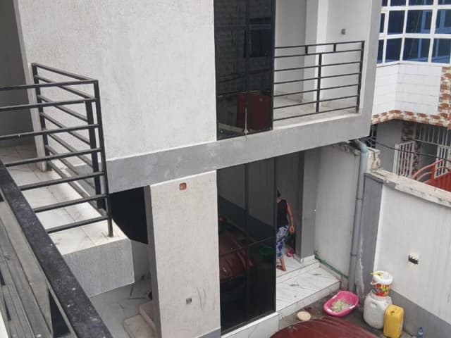 Parcelle avec maison 3 chambres et 2 appartements indépendants - Binza Pigeon, Ngaliema in Kinshasa 7 5 mediacongo https:/...
