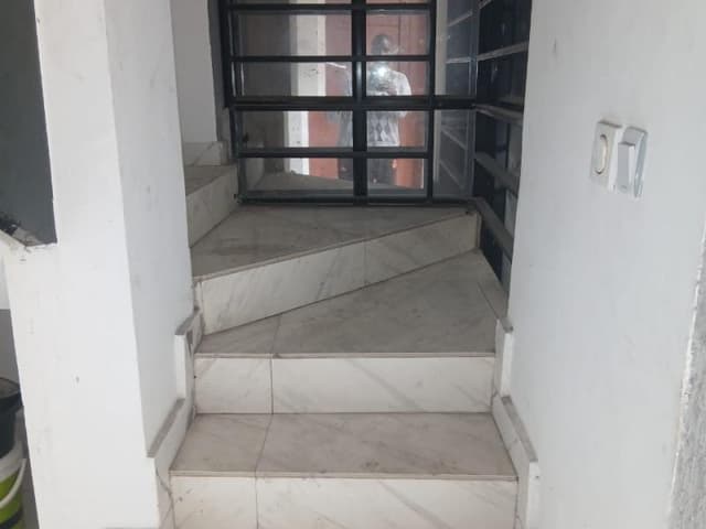 Parcelle avec maison 3 chambres et 2 appartements indépendants - Binza Pigeon, Ngaliema in Kinshasa 7 5 mediacongo https:/...