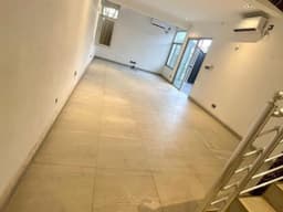Vignette de Parcelle avec maison duplex 3 chambres - Kintambo, Kinshasa 4