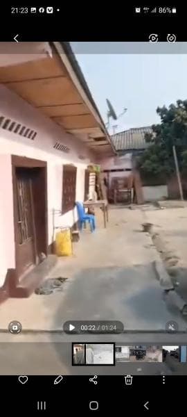 Parcelle de 1 000 m² au Rond-point Kimpwanza - Kasa-Vubu, Kinshasa à Kinshasa 25m x 40m (1000m²) mediacongo https://www.me...