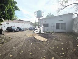 Vignette de Parcelle de 1 300 m² avec grande bâtisse à fort potentiel - Limete, Kinshasa 5