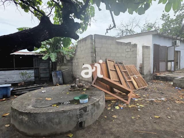 Parcelle de 1 300 m² avec grande bâtisse à fort potentiel - Limete, Kinshasa in Kinshasa mediacongo 1300m² 4 3 https://www...