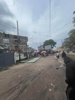 Vignette de Parcelle de 2 220 m² sur macadam avec certificat d'enregistrement - Barumbu, Kinshasa 1