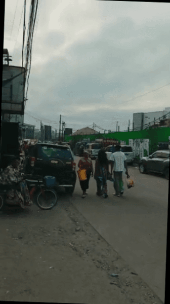 Parcelle de 2 500 m² sur avenue OUA - Kintambo, Kinshasa à Kinshasa 2500m² (50x50m) mediacongo https://www.mediacongo.net/...