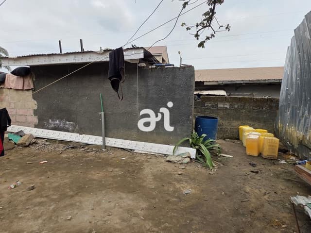 Parcelle de ±800m² avec bâtisse à Jamaïque - Kintambo, Kinshasa in Kinshasa mediacongo 800m² 4 2 https://www.mediacongo.ne...