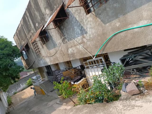 Parcelle R+2 avec 3 appartements (760m²) - Macampagne, Ngaliema in Kinshasa 6 6 760m² (19m x 40m) mediacongo https://www.m...