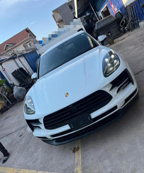 Porsche Macan 2024 - SUV Essence Automatique - Gombe Porsche à Kinshasa Macan 2024 Essence Automatique mediacongo https://...