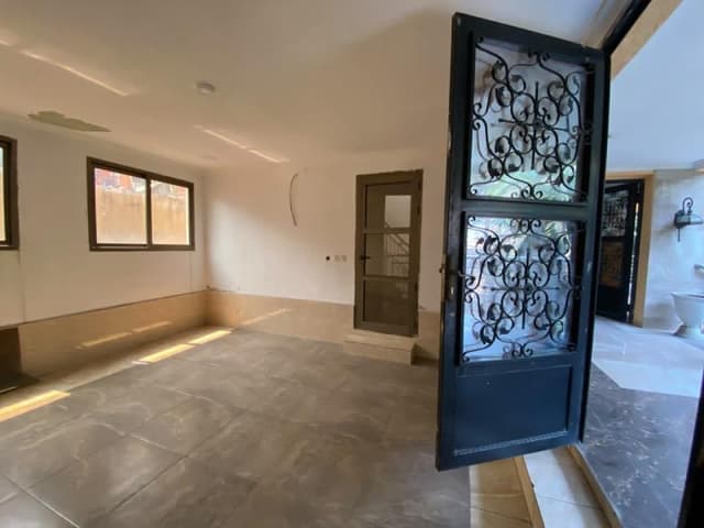 Résidence duplex 8 chambres sur 500m² - Avenue asphaltée, Ngaliema in Kinshasa 8 5 500m² (20m x 25m) mediacongo https://ww...
