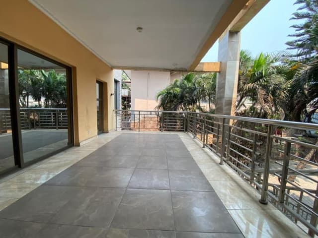 Résidence duplex 8 chambres sur 500m² - Avenue asphaltée, Ngaliema in Kinshasa 8 5 500m² (20m x 25m) mediacongo https://ww...