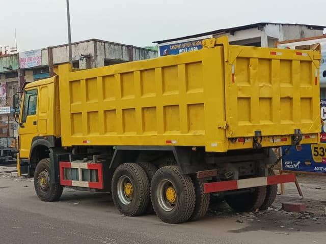Sinotruk Howo Benne 30 Tonnes - Diesel 6 Cylindres - Lemba Sinotruk in Kinshasa 6 cylindres mediacongo Howo Benne 30 Tonne...