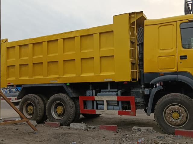 Sinotruk Howo Benne 30 Tonnes - Diesel 6 Cylindres - Lemba Sinotruk in Kinshasa 6 cylindres mediacongo Howo Benne 30 Tonne...