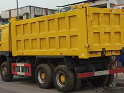 Vignette de Sinotruk Howo Benne 30 Tonnes - Diesel 6 Cylindres - Lemba 3