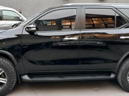 Vignette de Toyota Fortuner 2018 - Essence Automatique 4 Cylindres - Gombe 9