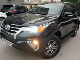 Vignette de Toyota Fortuner 2018 - Essence Automatique 4 Cylindres - Gombe 7