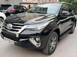 Vignette de Toyota Fortuner 2018 - Essence Automatique 4 Cylindres - Gombe 10