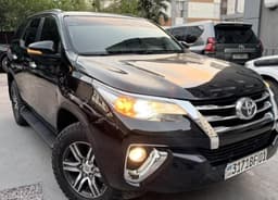 Vignette de Toyota Fortuner 2019 - Essence Automatique, 61 000 km - Gombe 1