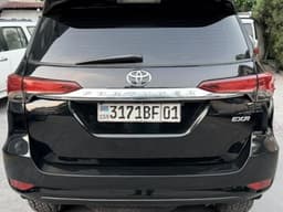 Vignette de Toyota Fortuner 2019 - Essence Automatique, 61 000 km - Gombe 10