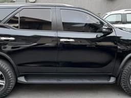 Vignette de Toyota Fortuner 2019 - Essence Automatique, 61 000 km - Gombe 7
