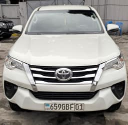 Vignette de Toyota Fortuner 2020 - Essence Automatique 4 Cylindres - Gombe 1