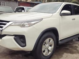 Vignette de Toyota Fortuner 2020 - Essence Automatique 4 Cylindres - Gombe 9