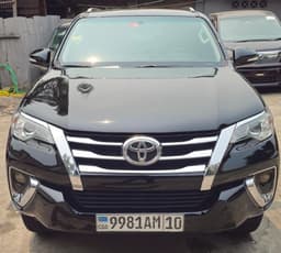 Vignette de Toyota Fortuner 2020 - Essence Automatique, 68 000 km - Gombe 1